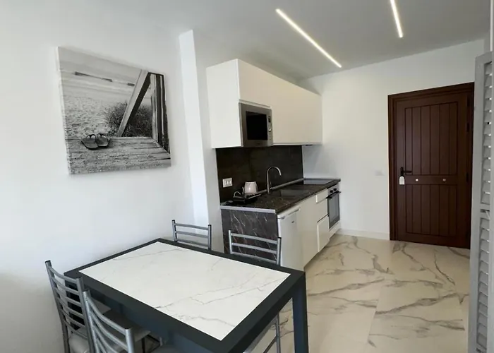 Paraiso Del Sur Tenerife -the Swimming Pool Is Under Reconstruction Apartment *